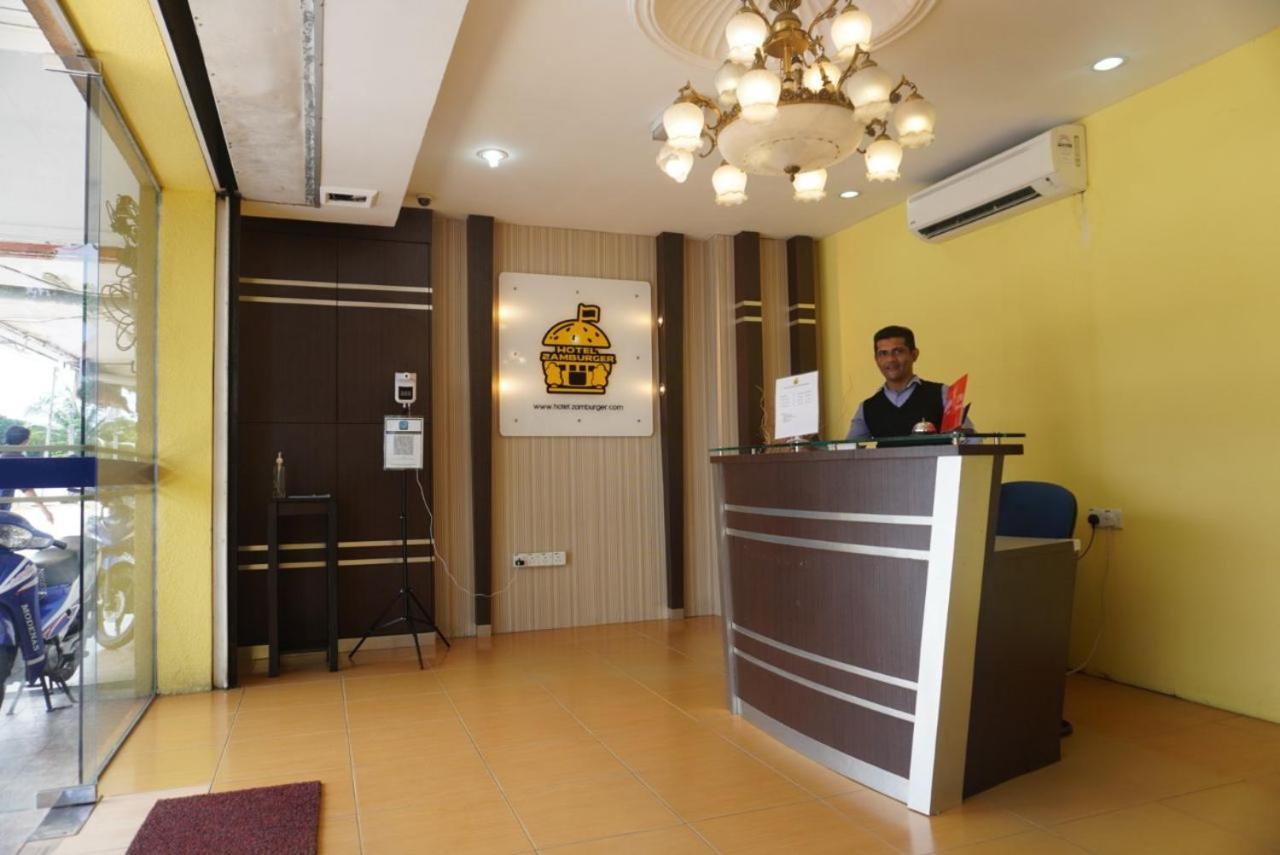 Hotel Zamburger Airport Кота-Бару Экстерьер фото